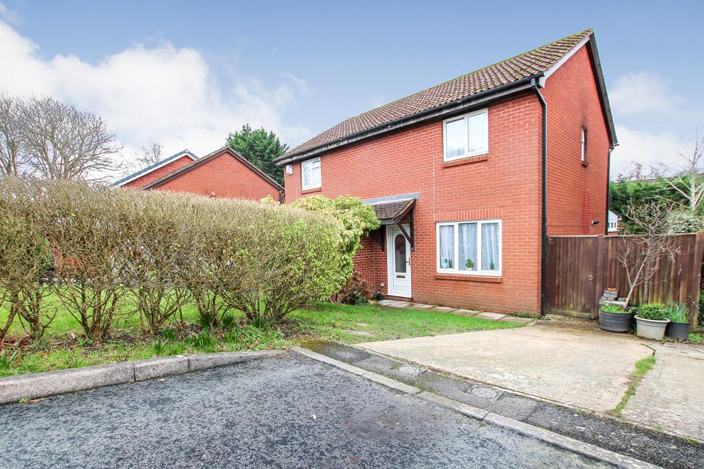 Cordelia Close, Dibden 3 bed semidetached house £280,000