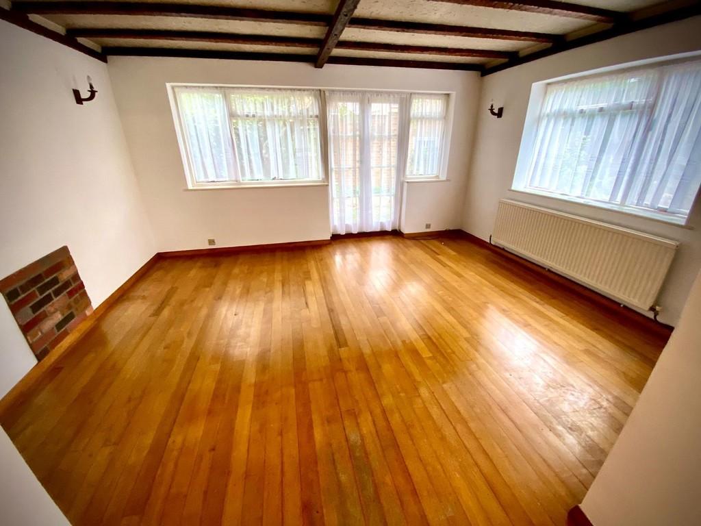 Sandringham Drive, Ashford 3 bed end of terrace house £524,950