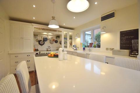 84 Cliddesden Road, Basingstoke, RG21 3ER