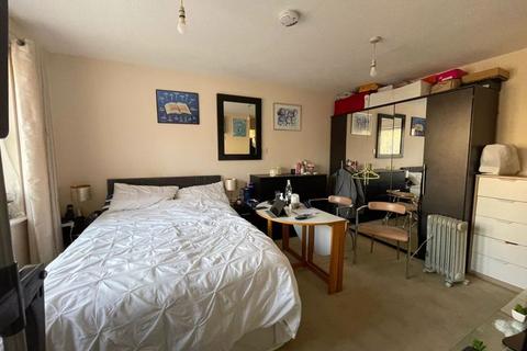 8 Falcon Way, London, NW9 5DT