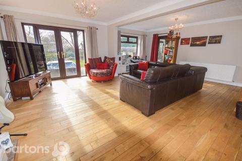 4 Bateman Road, Hellaby, Rotherham, S66 8PX