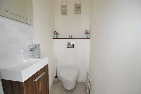 9 Adel Vale, Adel, Leeds, LS16 8LF