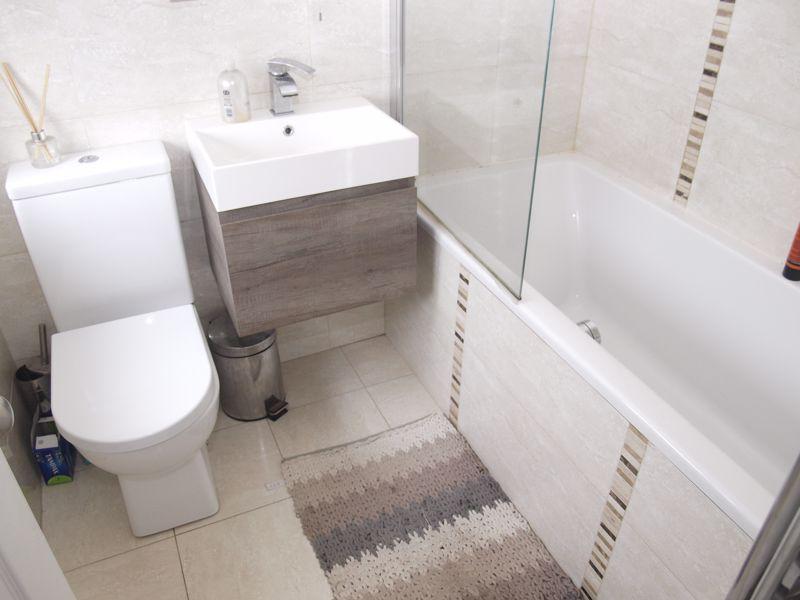 Family Bathroom/WC