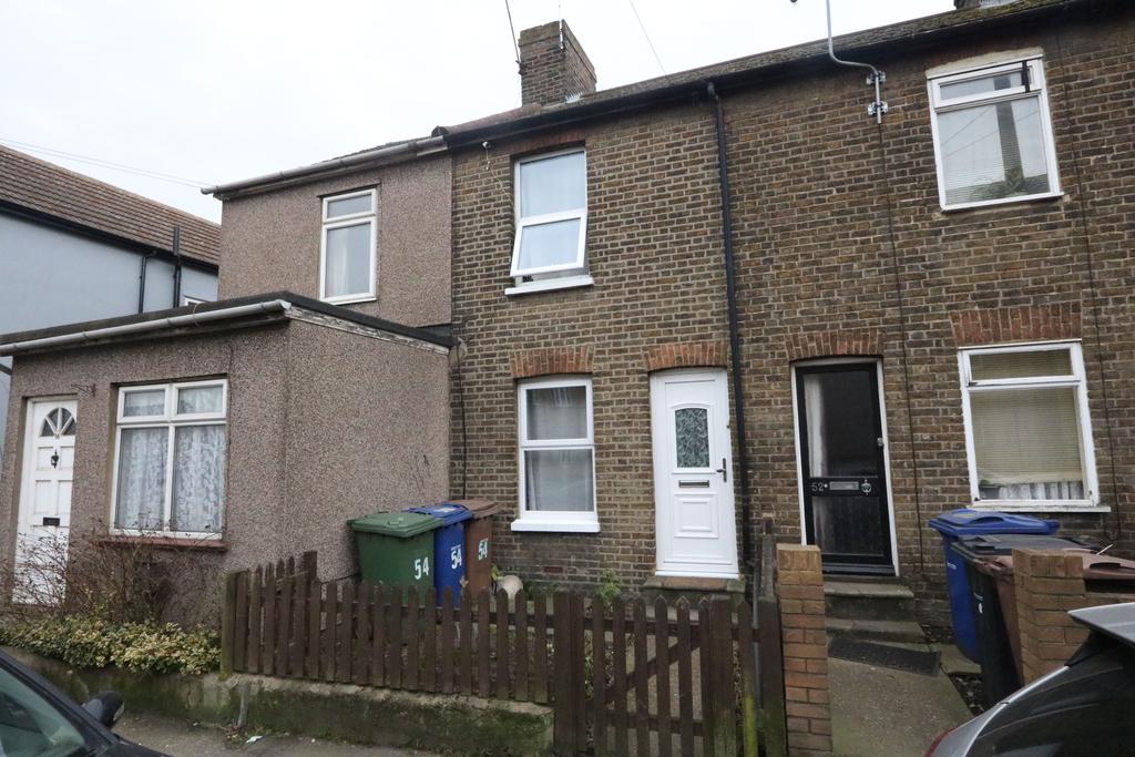 Dock Road, Little Thurrock 2 bed terraced house £1,000 pcm (£231 pw)