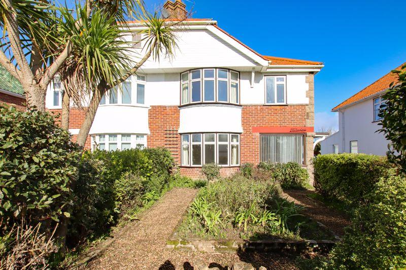 Great Potential 3 bed house £695,000