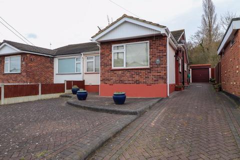 3 bedroom bungalow to rent, Downer Road, Benfleet