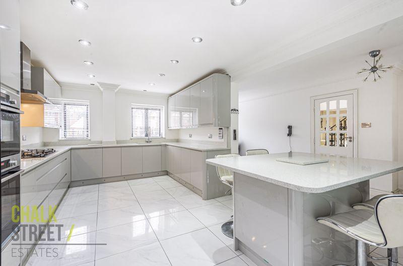Elm Grove, Emerson Park, RM11 7 bed detached house £1,900,000