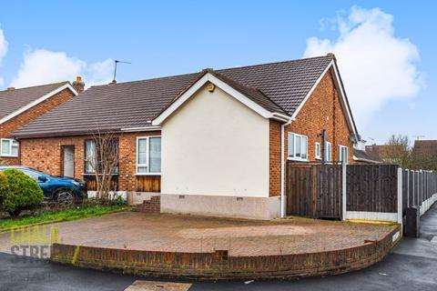 10 Chelsworth Drive, Romford, RM3 0ES