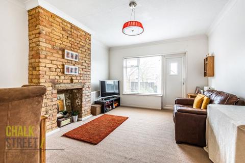 10 Chelsworth Drive, Romford, RM3 0ES