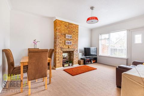 10 Chelsworth Drive, Romford, RM3 0ES
