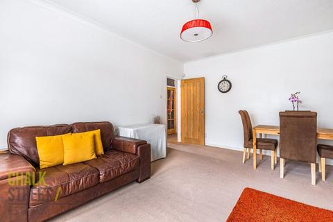 10 Chelsworth Drive, Romford, RM3 0ES