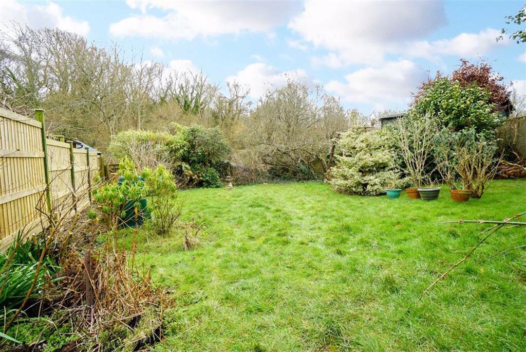 Ironlatch Avenue, St. Leonardsonsea, East Sussex 2 bed detached