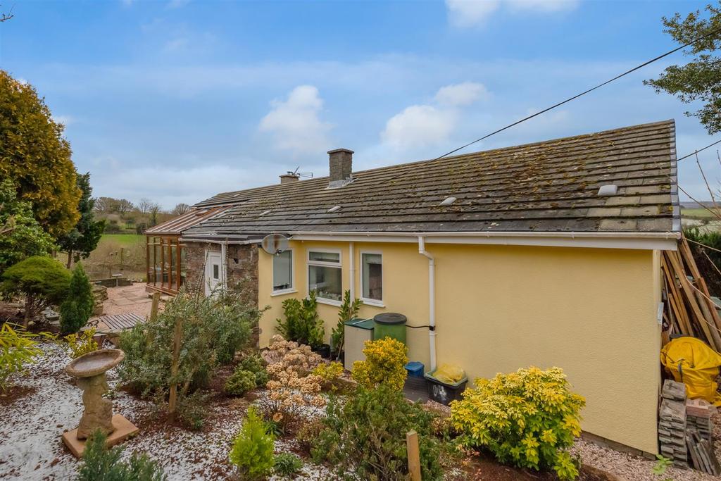 A 10 - Netherton, Redland Lodge - 210211.jpg