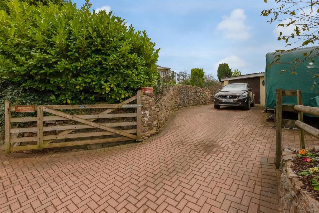 A 1 - Netherton, Redland Lodge - 210211.jpg