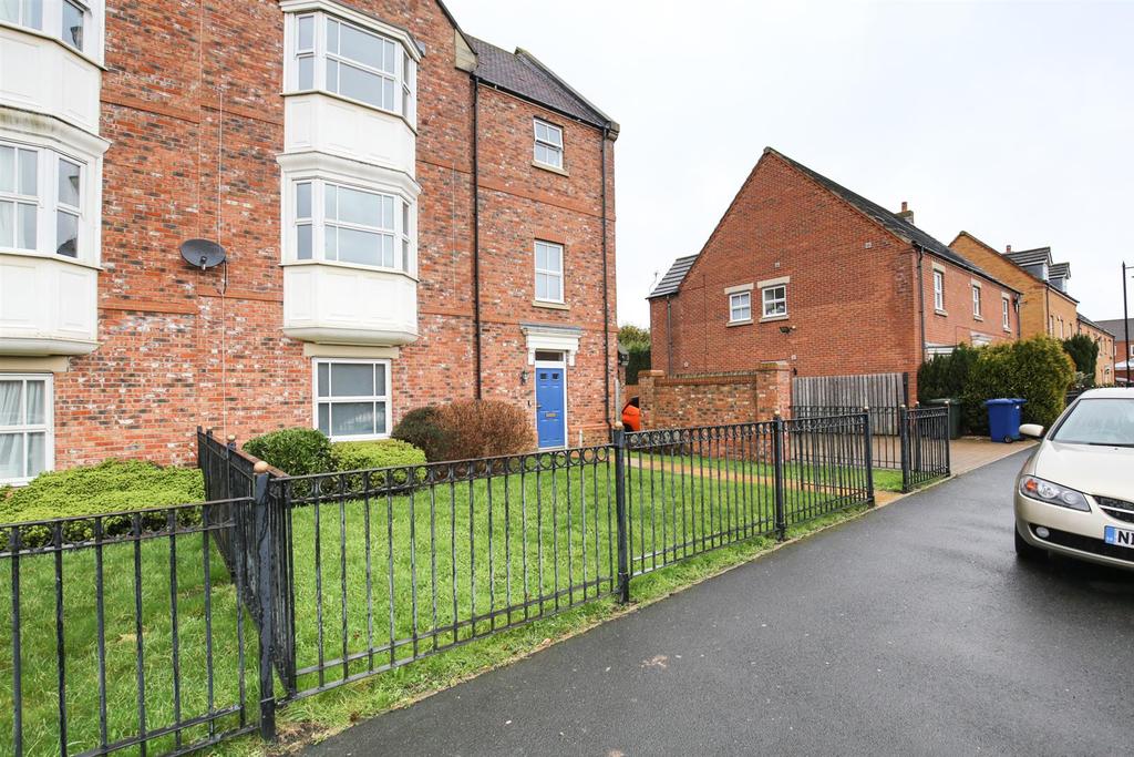 (House Share) Barmoor Drive... 1 bed detached house £400 pcm (£92 pw)