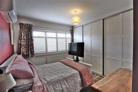 25 Nursery Road, Meopham, Gravesend, DA13 0NE