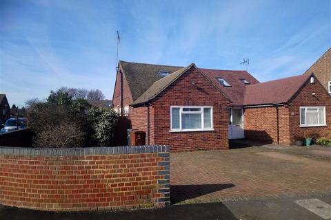 25 Nursery Road, Meopham, Gravesend, DA13 0NE