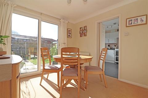29 Atherfield Road, Reigate, RH2 7PR