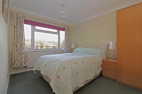 29 Atherfield Road, Reigate, RH2 7PR