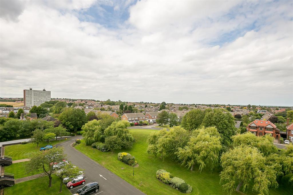Montagu Court, Gosforth, Newcastle upon Tyne 2 bed flat for sale £200,000