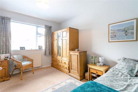 4 Avenue Close, Harrogate, HG2 7LJ