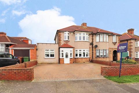 16 Plaxtol Road, Erith, DA8 1NL
