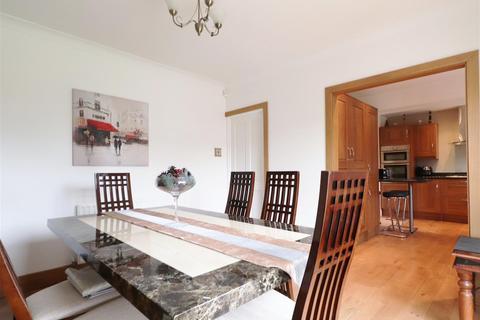 16 Plaxtol Road, Erith, DA8 1NL