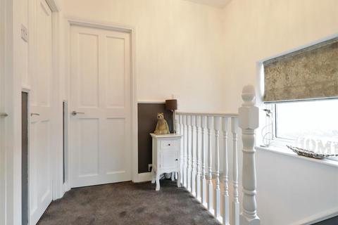 16 Plaxtol Road, Erith, DA8 1NL
