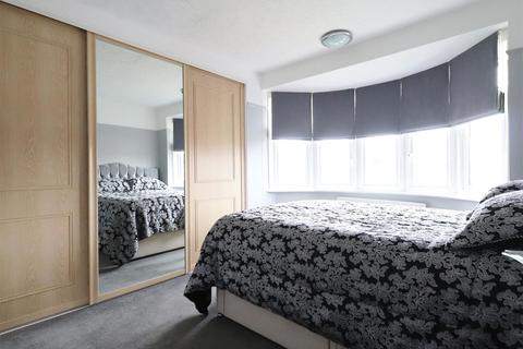 16 Plaxtol Road, Erith, DA8 1NL