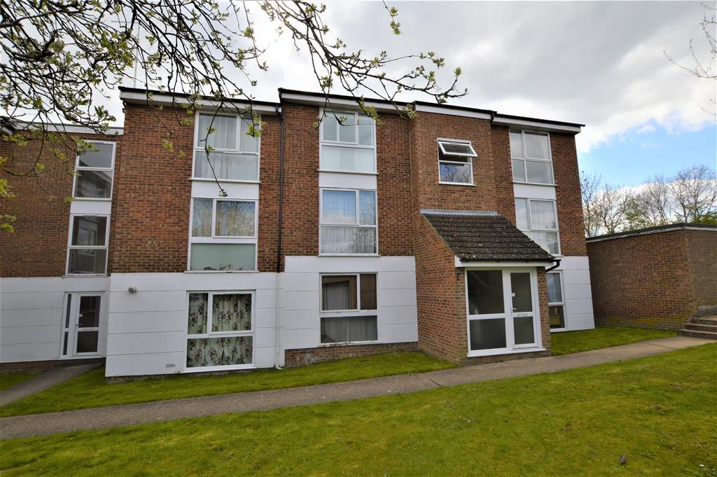 Lakeside Place, London Colney 1 bed flat £850 pcm (£196 pw)