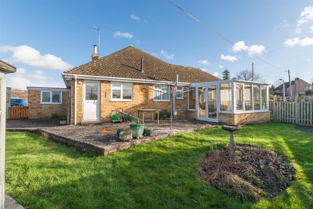 Miltons Way, Royal Wootton Bassett SN4 7 2 bed detached bungalow for
