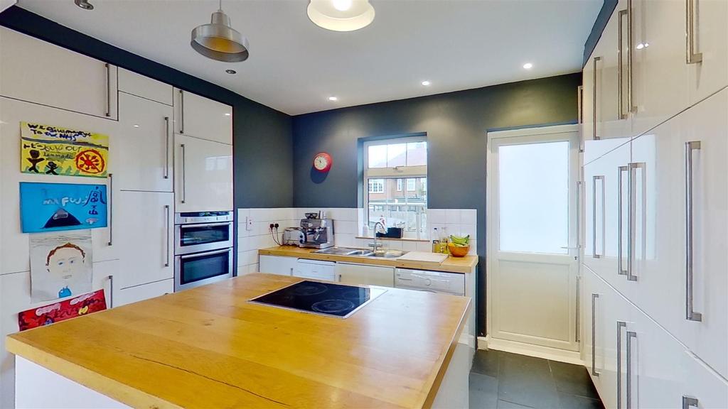 Fieldview-Earlsfield-SW18-02182021 193242.jpg