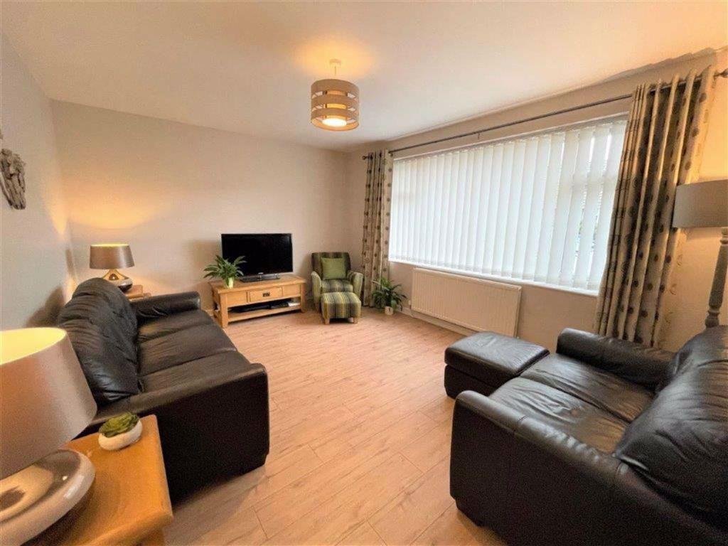 Debdale Lane, Astley, Manchester 5 bed semidetached bungalow £320,000