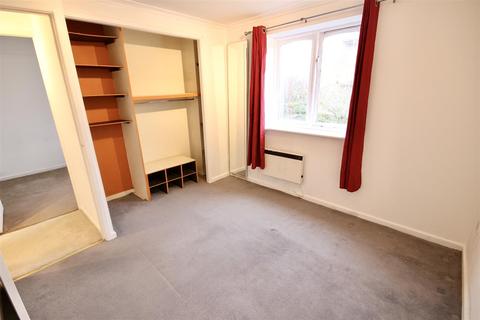 67 Farriers Close, Swindon, SN1 2QX