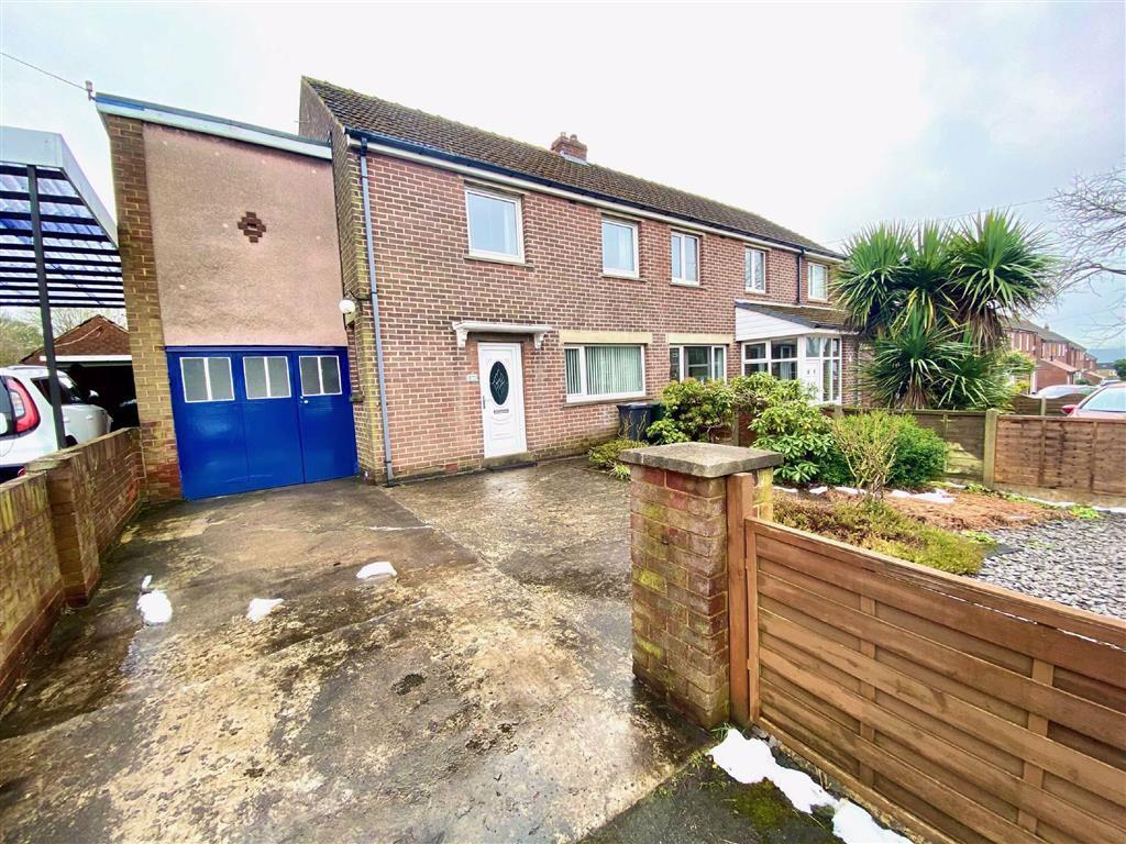 Rowley Lane, Lepton, Huddersfield, HD8 3 bed semidetached house £225,000