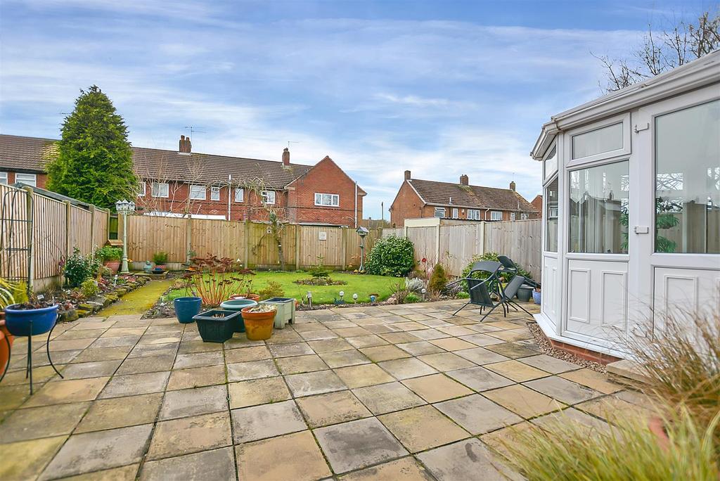 Sherwood Street, Warsop 3 bed end of terrace house £135,000