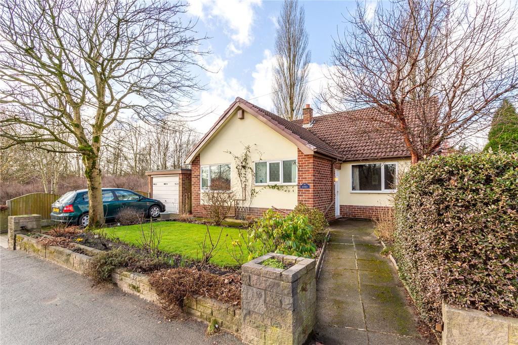 Broadway, Chadderton, Oldham, Greater Manchester, OL9 4 bed detached