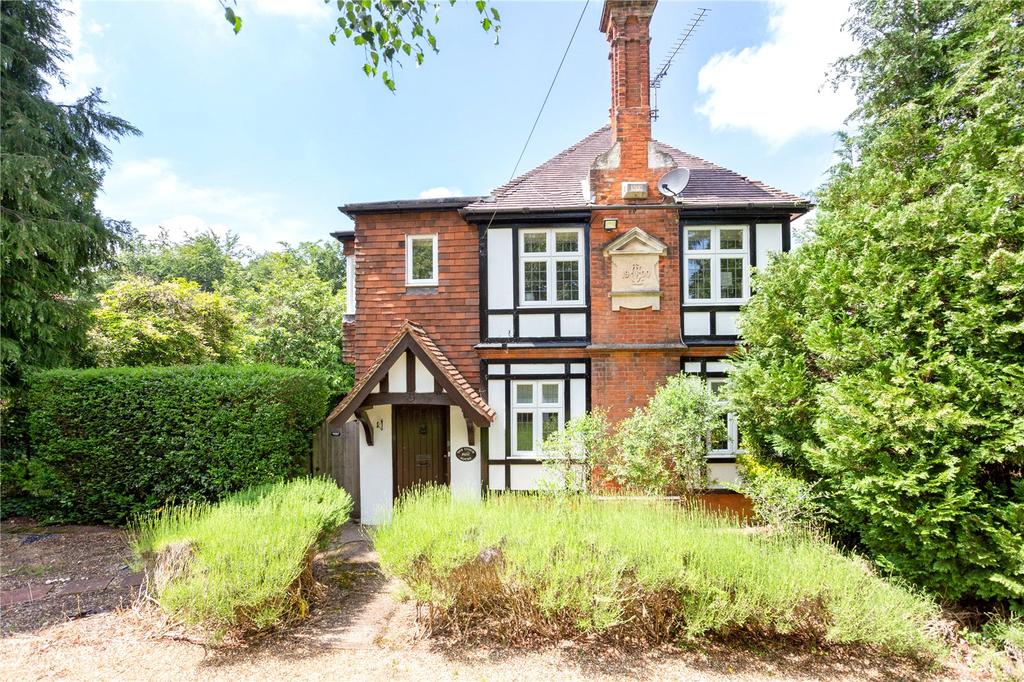 Ridgemount Road, Sunningdale, Berkshire, SL5 3 bed detached house £