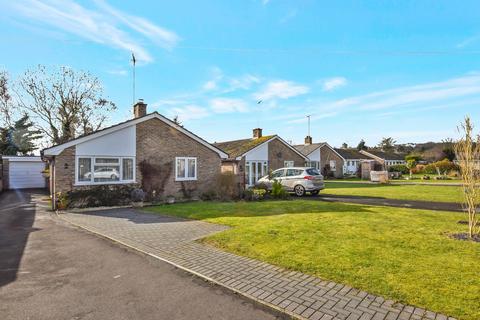 2 Downs View Close, Haxton, Salisbury, SP4 9PS