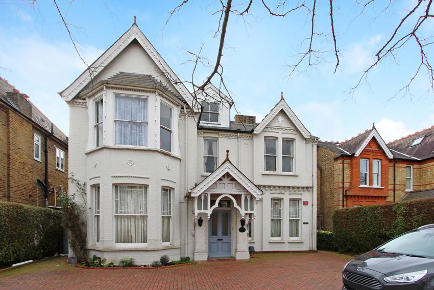 Madeley Road, Ealing, W5 2 bed flat for sale £440,000