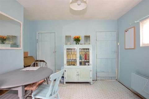 14 Bush Road, Cuxton, Rochester, ME2 1LJ