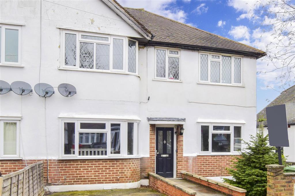 Bute Gardens West, Wallington, Surrey 2 bed ground floor £