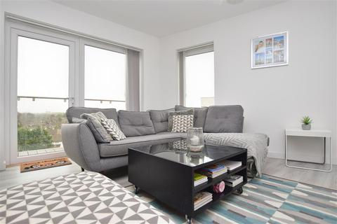 61 Otter Drive, Carshalton, SM5 2FH