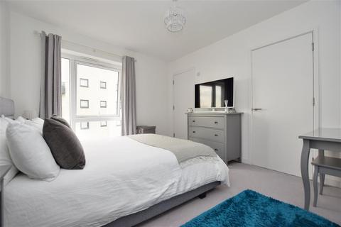 61 Otter Drive, Carshalton, SM5 2FH
