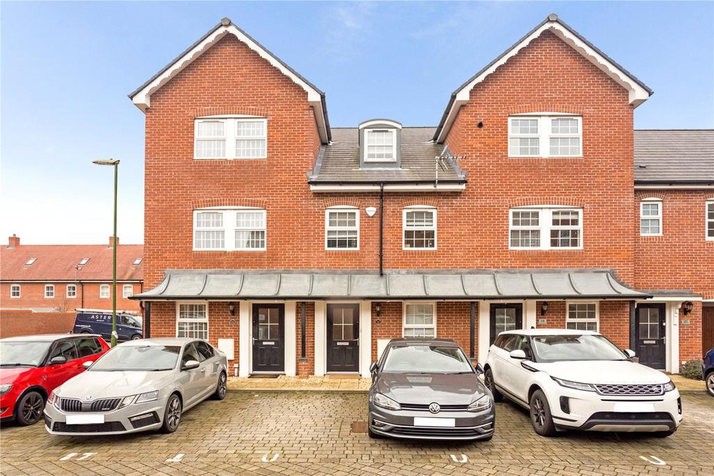 Ashton Gardens, Eastleigh, Hampshire, SO50 3 bed townhouse £325,000