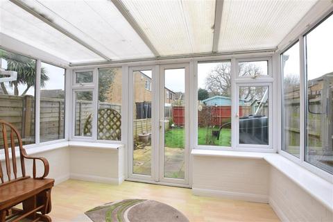 2 Abbots Field, Gravesend, DA12 5JA