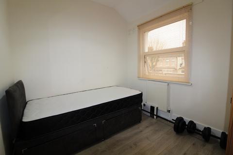 House share to rent, Kenwood Road, Edmonton, N9