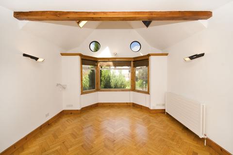 23 Wessex Gardens, London, NW11 9RS