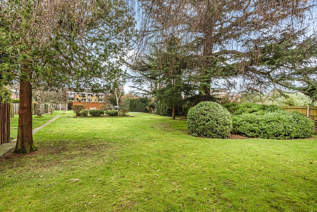 Kelsey Park Avenue, Beckenham 4 bed end of terrace house £750,000