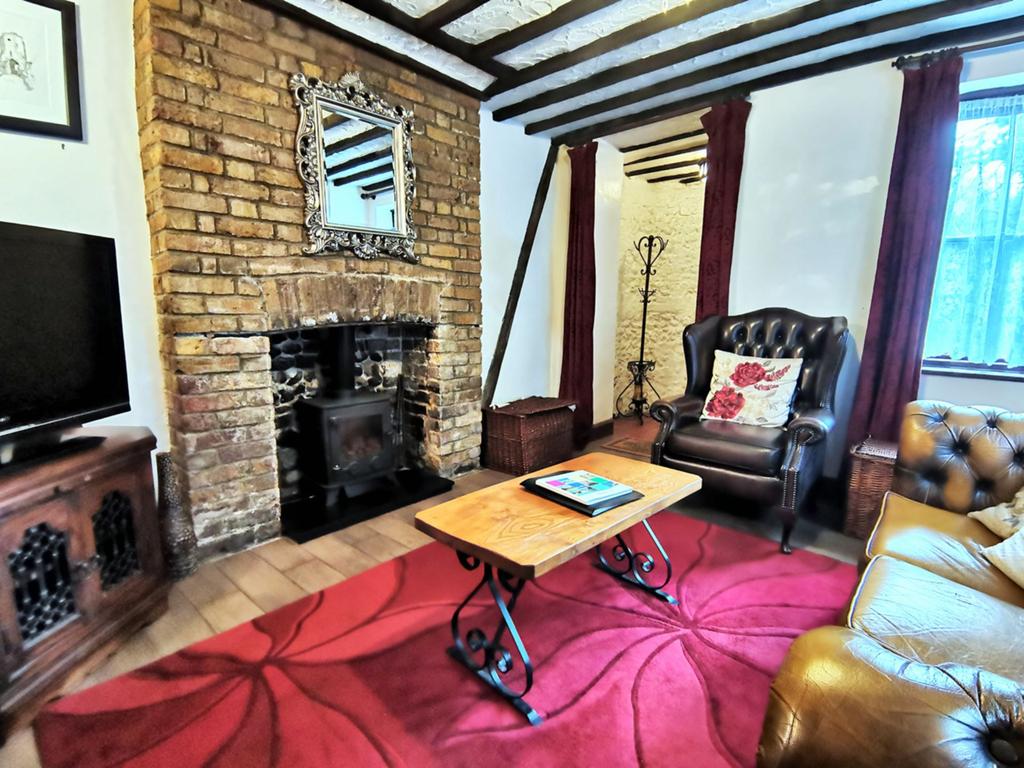 Victoria Park, Dover, CT16 1 bed cottage £199,950